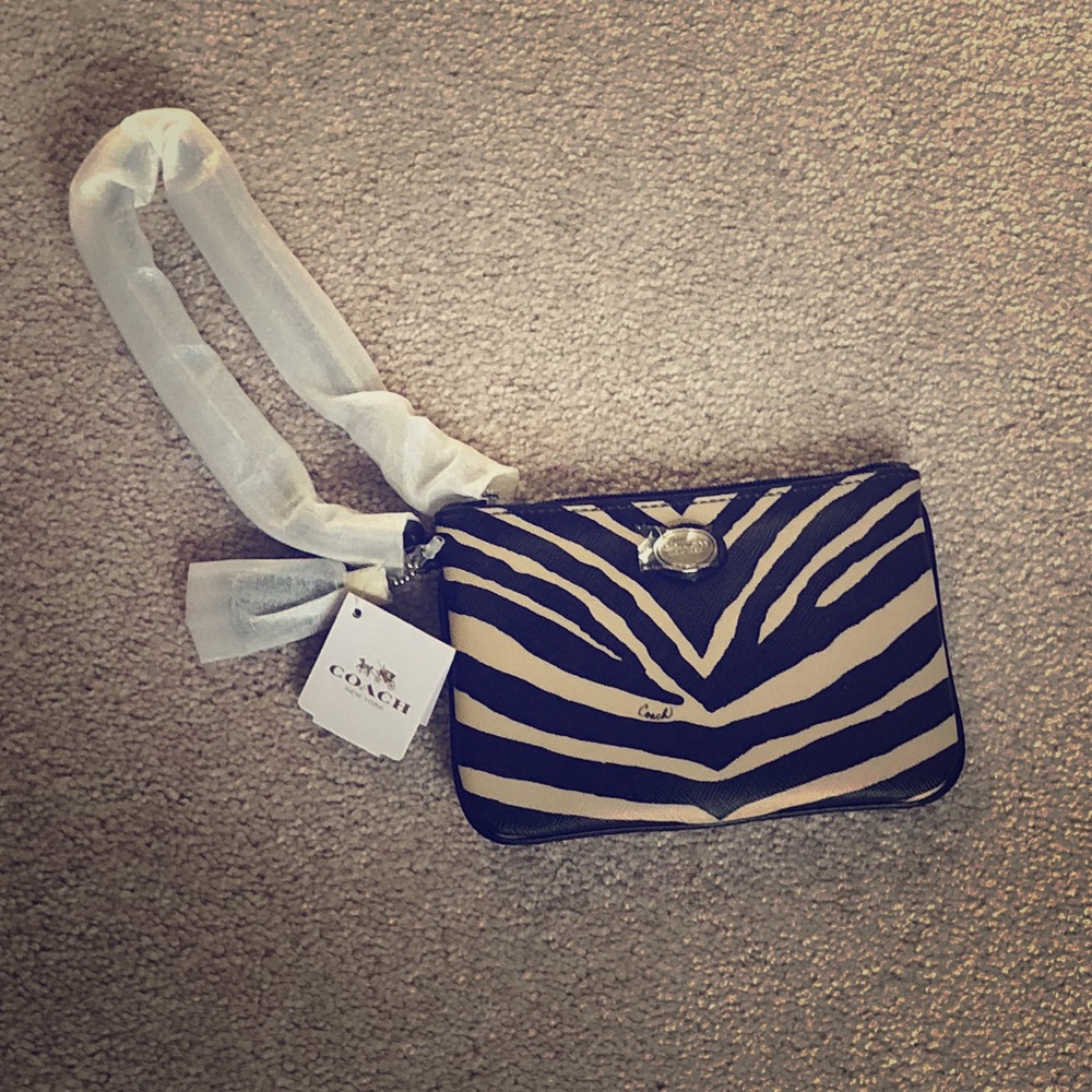 ❗️SOLD❗️COACH ZEBRA WRISTLET NWT